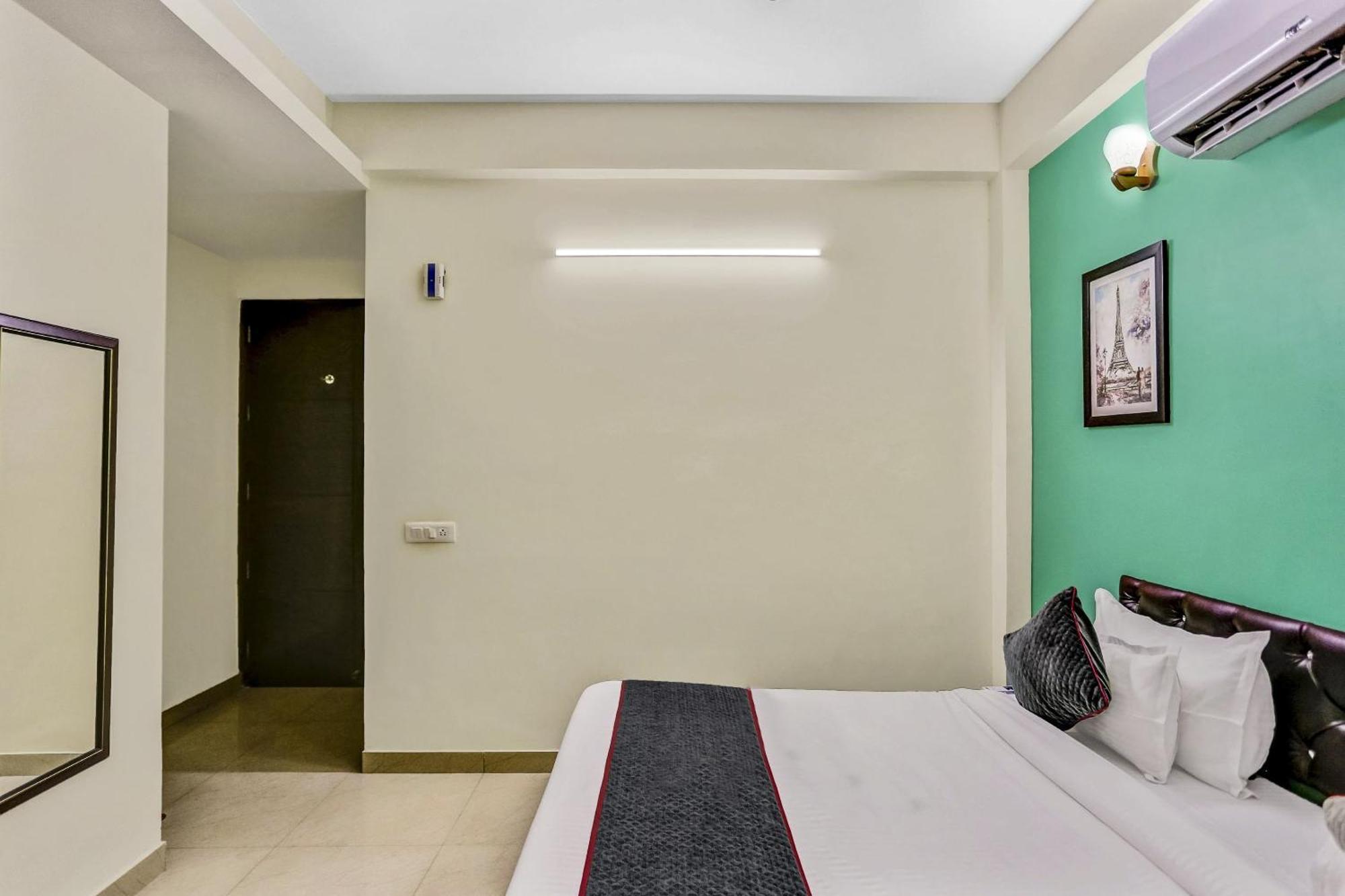 Townhouse Rumaisa Indirapuram Exterior photo